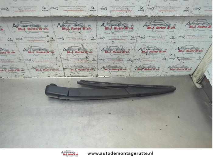 Gebruikte Ruitenwisserarm achter Peugeot 5008 O191484