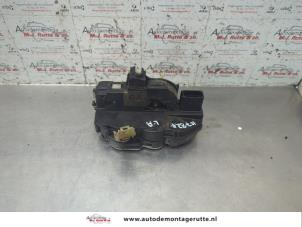 O191502 Gebruikte slotmechaniek portier 4deurs links-achter Opel Insignia