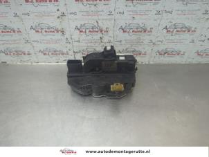 O191558 Gebruikte slotmechaniek portier 4deurs rechts-voor Opel Insignia