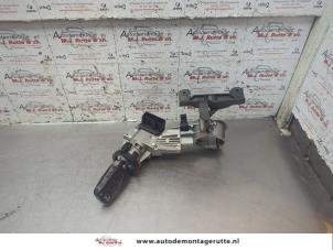 O191636 Gebruikte kontaktslot+sleutel Peugeot Bipper