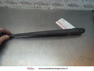 O191755 Gebruikte ruitenwisserarm achter Opel Astra
