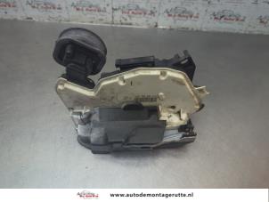 O191808 Gebruikte slotmechaniek portier 4deurs rechts-achter Volkswagen Golf