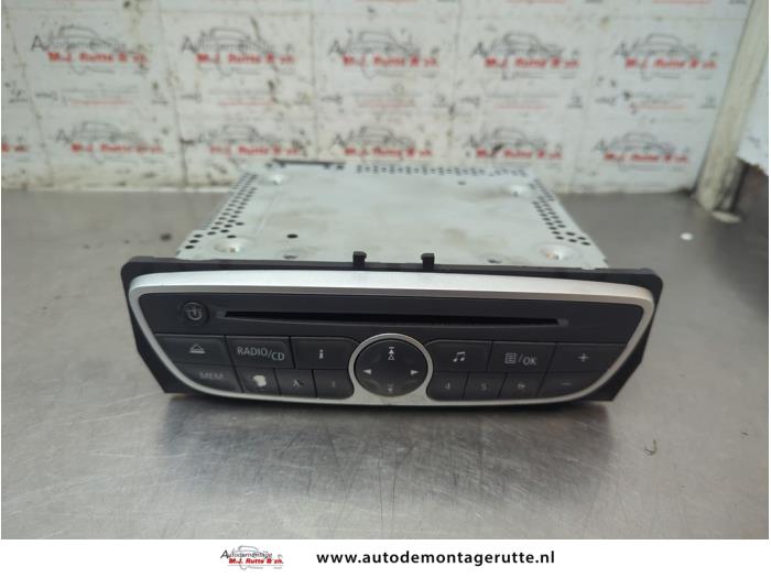 Gebruikte Radio Renault Grand Scenic O191946