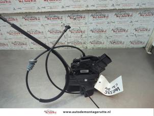 O192003 Gebruikte slotmechaniek portier 2deurs rechts Volvo C30