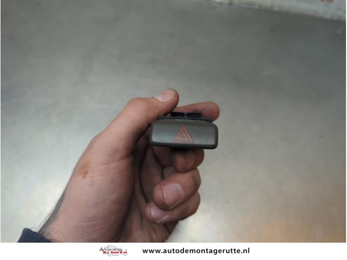 Gebruikte Paniekverlichtings Schakelaar Volvo S40 O192030