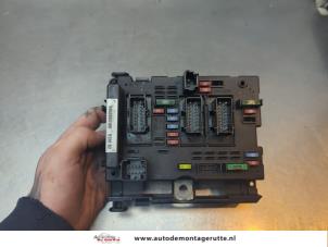 O192043 Gebruikte zekeringkast Peugeot 307