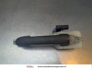 O192076 Gebruikte portiergreep 4deurs links-voor Hyundai I20