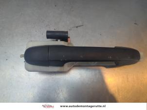 O192077 Gebruikte portiergreep 4deurs rechts-voor Hyundai I20
