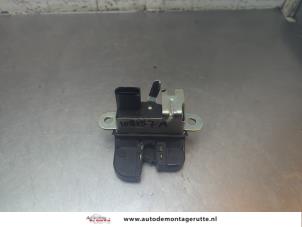O192088 Gebruikte slotmechaniek achterklep Volkswagen Golf