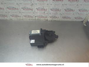 O192113 Gebruikte raammotor portier Volkswagen Polo