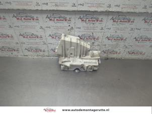O192128 Gebruikte slotmechaniek portier 4deurs links-voor Mercedes B-Klasse