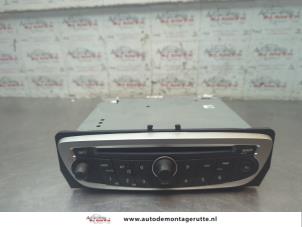 O192136 Gebruikte radio cd speler Renault Megane