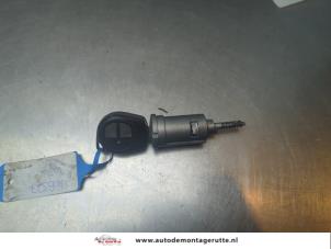 O192145 Gebruikte kontaktslot+sleutel Opel Agila