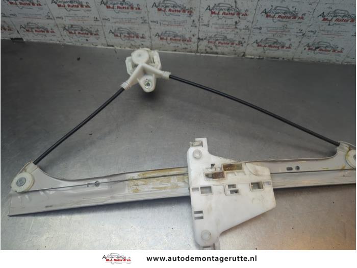 Gebruikte Raammechaniek 2Deurs rechts-voor Volkswagen Fox O192178