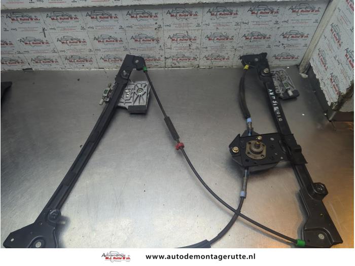 Gebruikte Ruitmechaniek 2Deurs rechts-voor Volkswagen Golf O192181