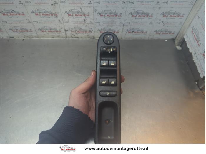 Gebruikte Schakelblok ruiten Peugeot 307 O192222
