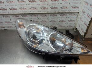 O192272 Gebruikte rechter koplamp Peugeot 307