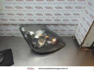 O192371 Gebruikte rechter koplamp Ford Fiesta