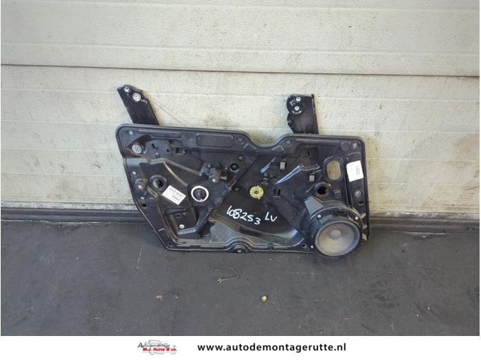 Gebruikte Ruitmechaniek 4Deurs links-voor Volkswagen Golf O192408