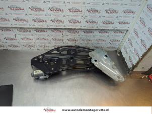 O192412 Gebruikte ruitmechaniek 2deurs links-achter Peugeot 207