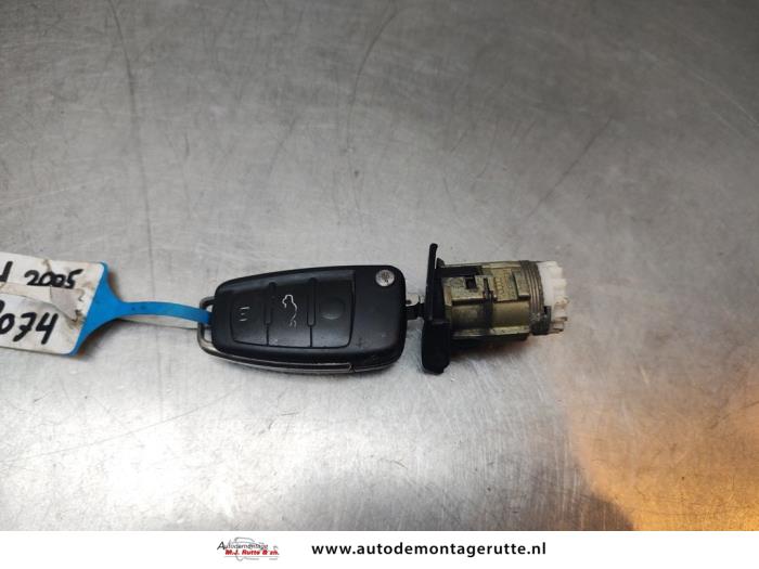 Gebruikte Cilinderslot Portier links Audi A4 O192489