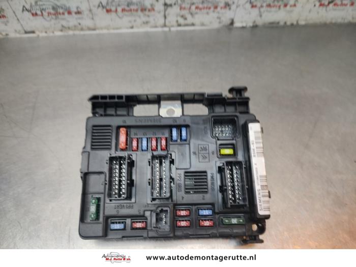 Gebruikte Zekeringkast Peugeot 1007 O192501