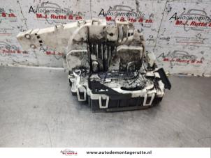 O192549 Gebruikte deurslot mechaniek 2deurs links Mercedes Sprinter