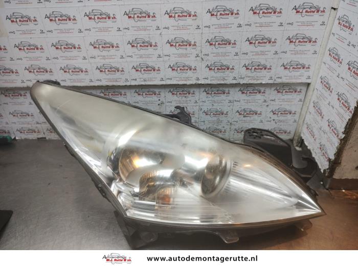Gebruikte Koplamp rechts Peugeot 5008 O192573