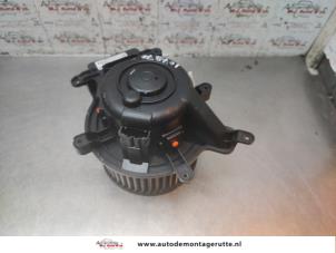 O192575 Gebruikte chaufage ventilatiemotor Peugeot 5008