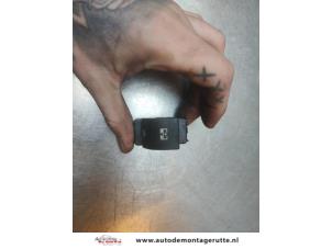 O192582 Gebruikte schuifdak schakelaar Peugeot 5008