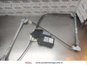O192591 Gebruikte ruitmechaniek 4deurs rechts-voor Audi A4