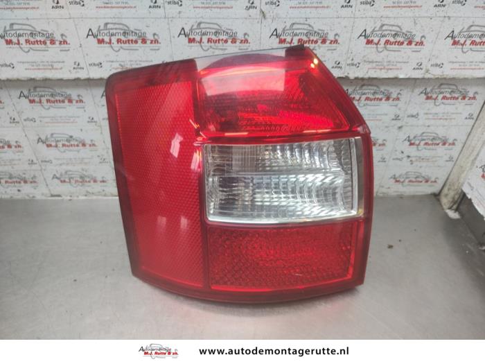 Gebruikte Achterlicht links Audi A4 O192594