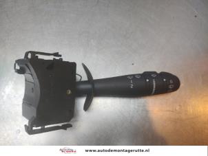 O192598 Gebruikte ruitenwis schakelaar Renault Twingo