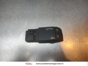 O192600 Gebruikte radiobediening stuur Renault Twingo