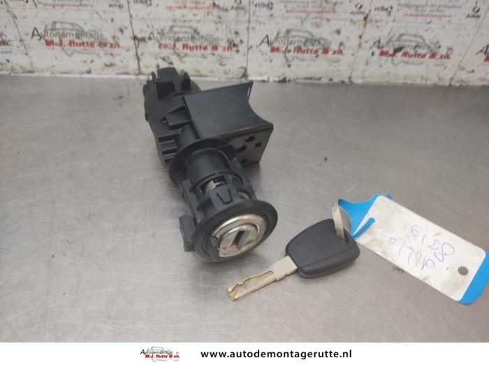 Gebruikte Sleutel+Contactslot Fiat Doblo O192633