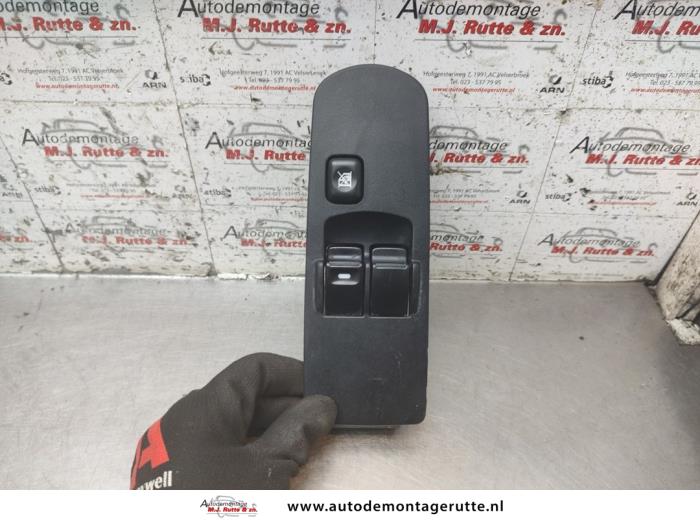 Gebruikte Schakelblok ruiten Mitsubishi Colt O192638