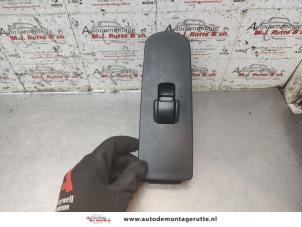 O192639 Gebruikte schakelaar elektrisch raam Mitsubishi Colt