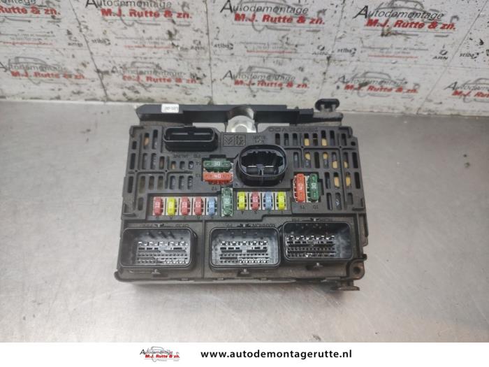 Gebruikte Zekeringkast Peugeot 407 O192650