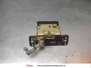 O192683 Gebruikte slotmechaniek achterklep Opel Astra