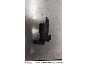 O192686 Gebruikte ruitensproeierpomp voor Peugeot 107