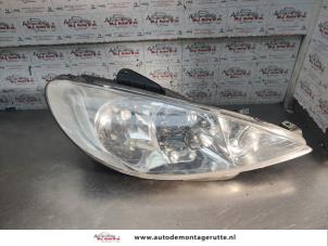O192711 Gebruikte rechter koplamp Peugeot 206