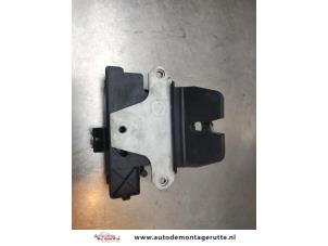 O192797 Gebruikte slotmechaniek achterklep Ford Mondeo