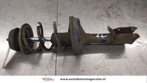 O192823 Gebruikte mac phersonpoot links-voor Renault Twingo