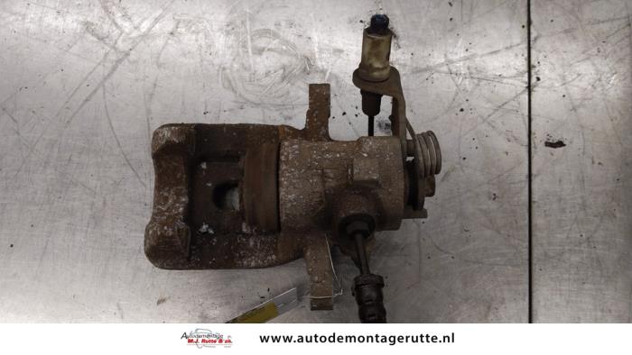 Gebruikte Remklauw (Tang) links-achter Peugeot 2008 O192840