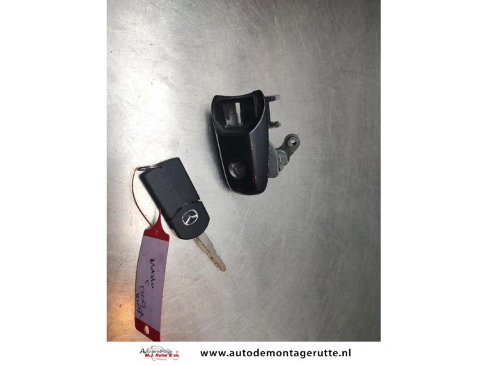 Gebruikte Portierslot Cilinder links Mazda 5. O192858
