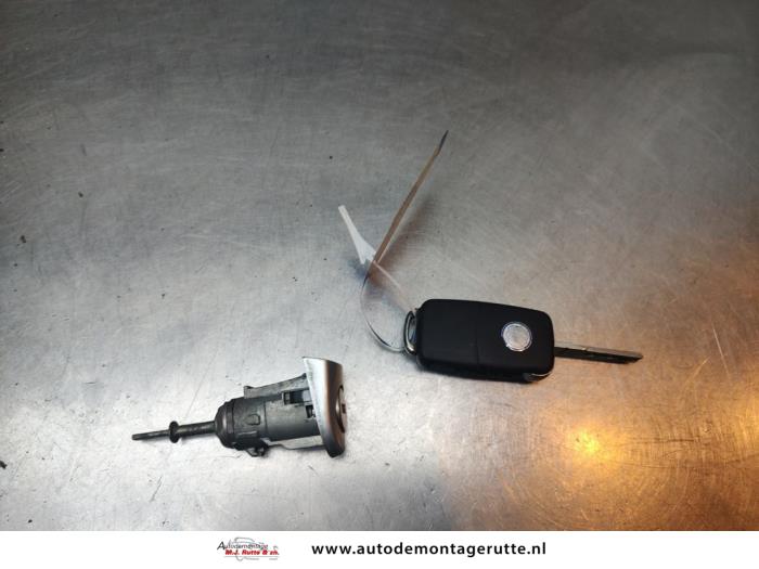 Gebruikte Deurslot Cilinder links Volkswagen Polo O192868