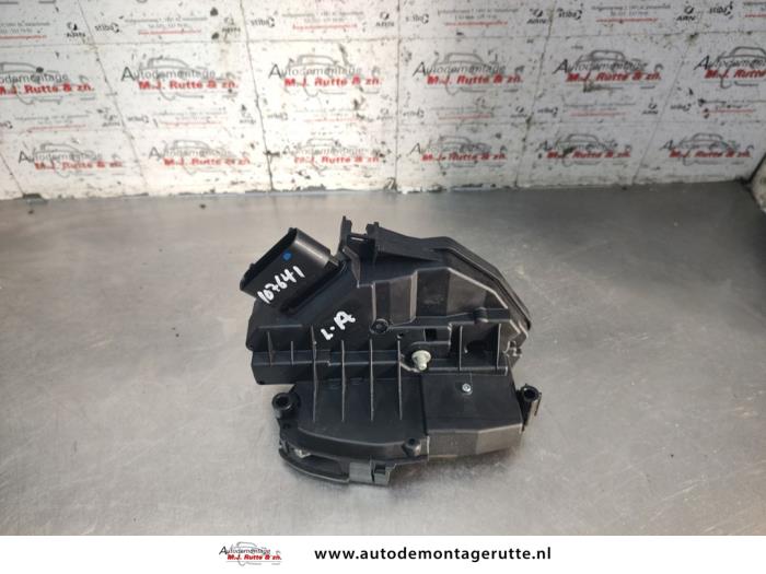 Gebruikte Slotmechaniek Portier 4Deurs links-achter Ford Focus O192882