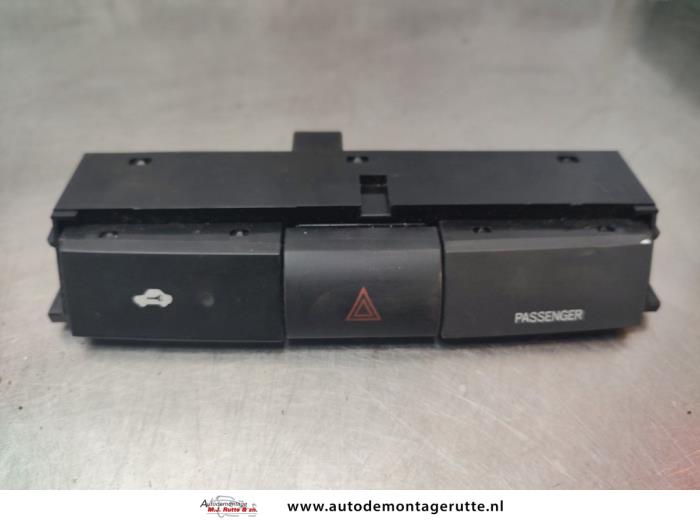 Gebruikte Paniekverlichtings Schakelaar Toyota Corolla Verso O192898