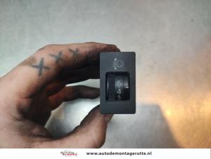 O192902 Gebruikte schakelaar koplamp ihv Toyota Rav-4