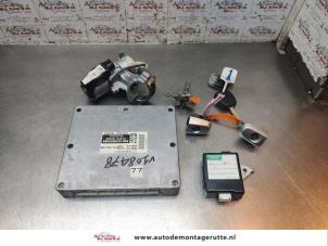 O192906 Gebruikte contactslot + computer Toyota Rav-4